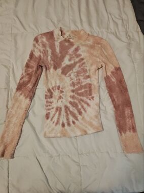 We The Free Peach and Cream Tie-Dye Ribbed Long Sleeve Crop Top